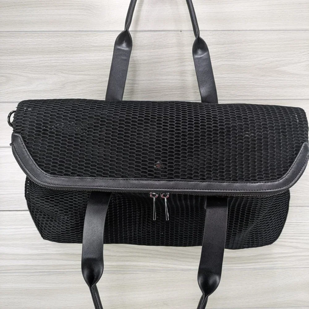 Fabletics Mesh The Grip Tote gym bag - Picture 8 of 12